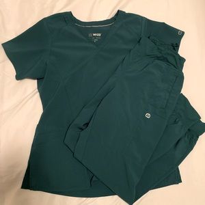 Hunter Green Set Wonder Wink Scrubs Small